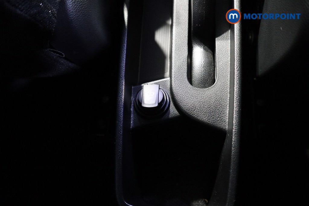 Hyundai I10 Advance Automatic Petrol Hatchback - Stock Number (1618137) - 11th supplementary image