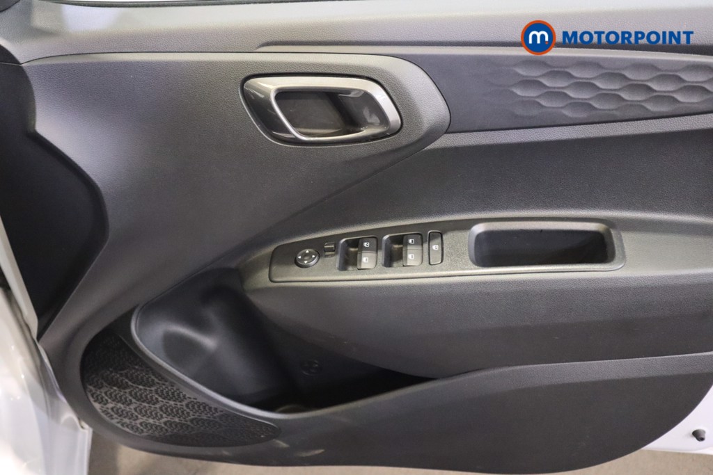 Hyundai I10 Advance Automatic Petrol Hatchback - Stock Number (1618300) - 13th supplementary image