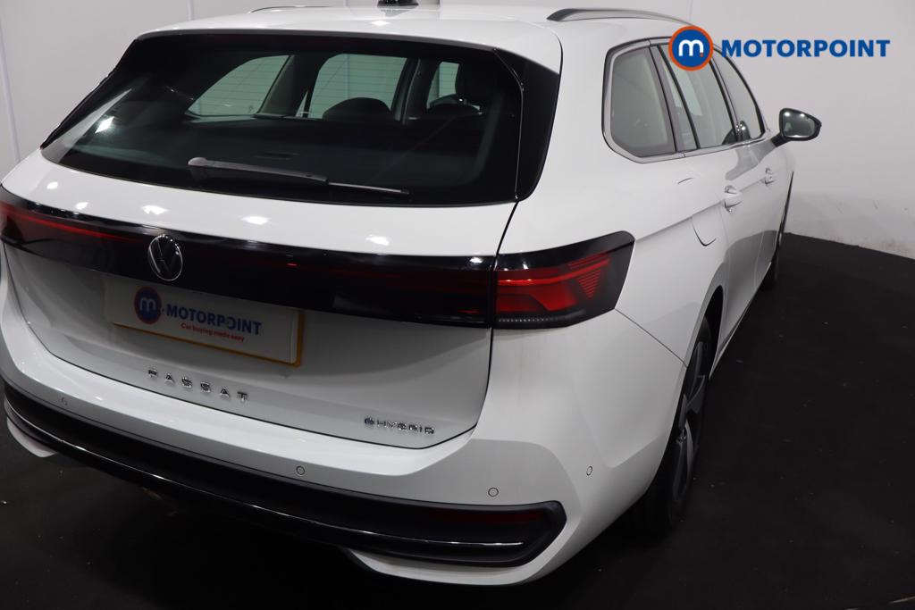 Volkswagen Passat Life Automatic Petrol Plug-In Hybrid Estate - Stock Number (1618659) - 2nd supplementary image