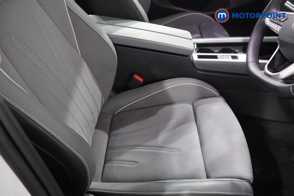 Volkswagen Passat Life Automatic Petrol Plug-In Hybrid Estate - Stock Number (1618659) - 15th supplementary image