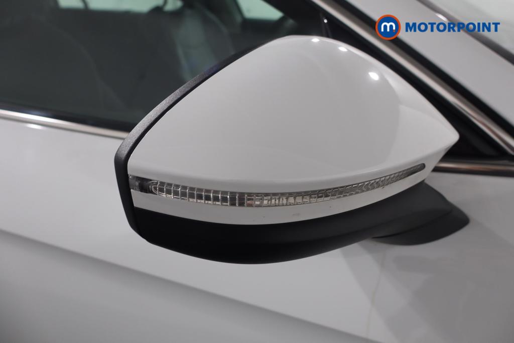 Volkswagen Passat Life Automatic Petrol Plug-In Hybrid Estate - Stock Number (1618659) - 28th supplementary image