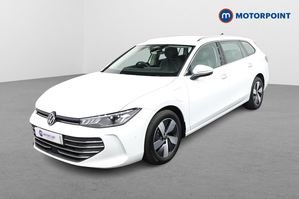 Volkswagen Passat Life Automatic Petrol Plug-In Hybrid Estate - Stock Number (1618659) - Passenger side front corner