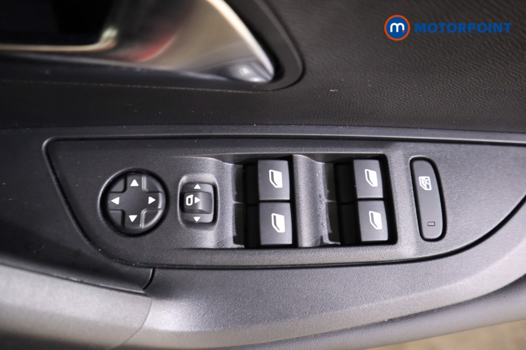 Peugeot 2008 Allure Manual Petrol SUV - Stock Number (1618925) - 32nd supplementary image