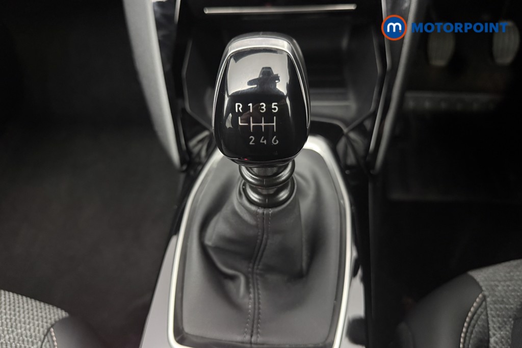 Peugeot 2008 Allure Manual Petrol SUV - Stock Number (1618981) - 6th supplementary image