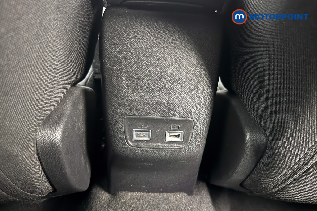 Peugeot 2008 Allure Manual Petrol SUV - Stock Number (1618981) - 19th supplementary image