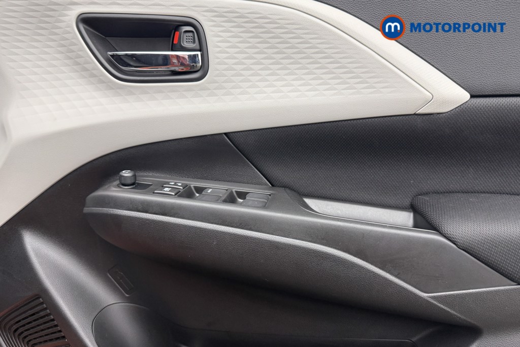 Suzuki Swift Motion Automatic Petrol Hatchback - Stock Number (1619125) - 18th supplementary image