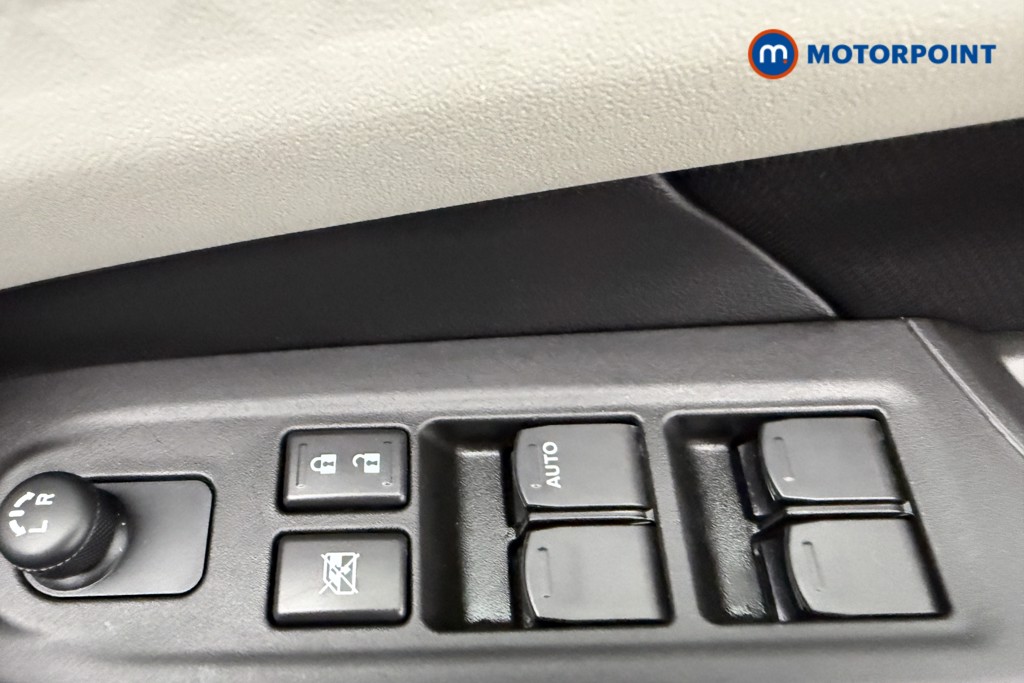 Suzuki Swift Motion Automatic Petrol Hatchback - Stock Number (1619125) - 19th supplementary image