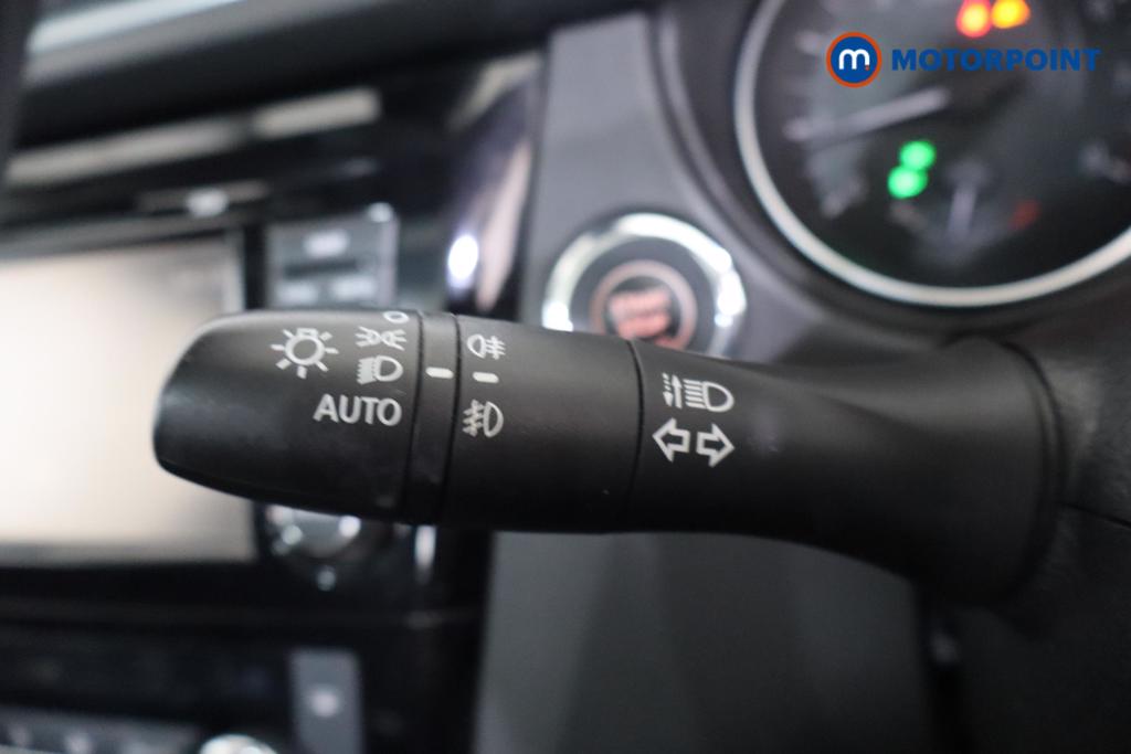 Nissan Qashqai N-Connecta Manual Petrol SUV - Stock Number (1619150) - 8th supplementary image
