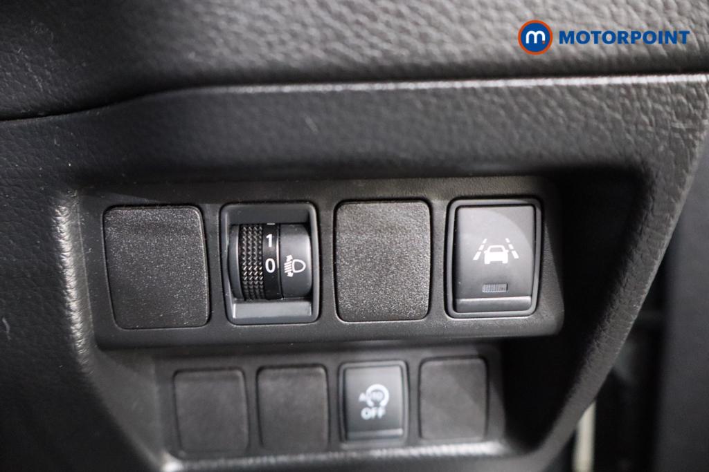 Nissan Qashqai N-Connecta Manual Petrol SUV - Stock Number (1619150) - 12th supplementary image