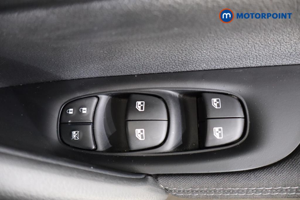 Nissan Qashqai N-Connecta Manual Petrol SUV - Stock Number (1619150) - 13th supplementary image