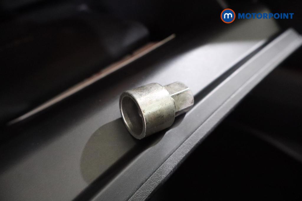 Nissan Qashqai N-Connecta Manual Petrol SUV - Stock Number (1619150) - 16th supplementary image