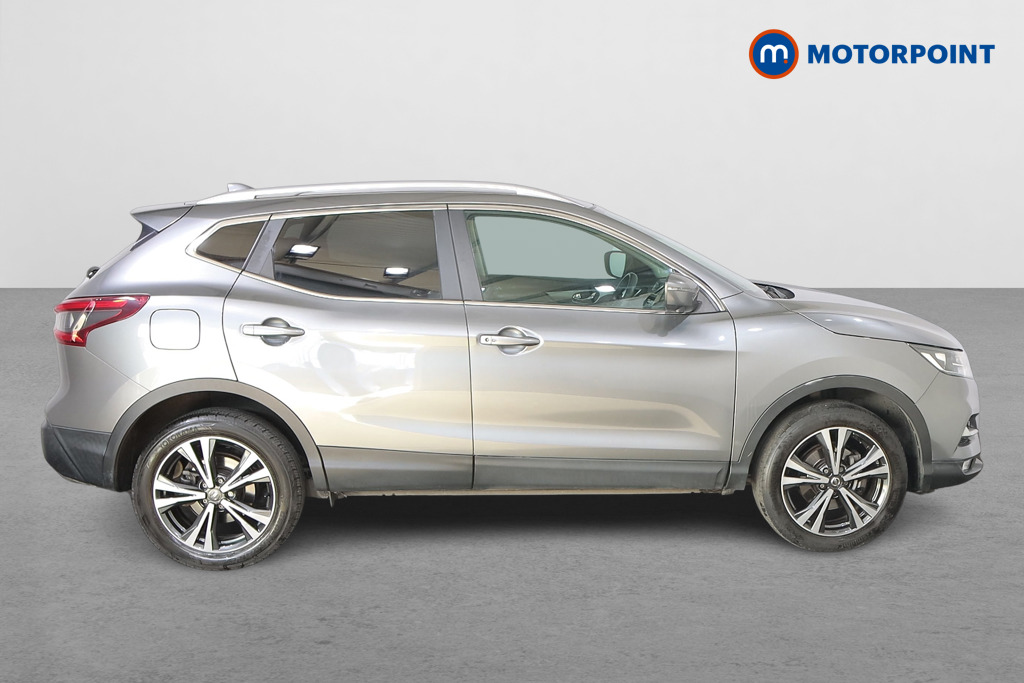 Nissan Qashqai N-Connecta Manual Petrol SUV - Stock Number (1619150) - Drivers side