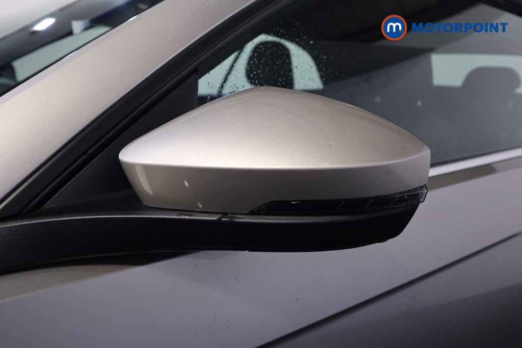 Volkswagen T-Roc Active Automatic Petrol Convertible - Stock Number (1619760) - 30th supplementary image