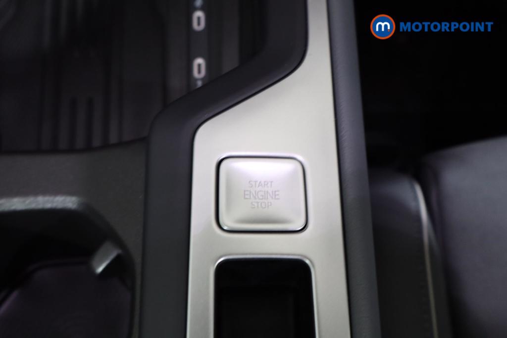 Volkswagen Passat Life Automatic Petrol Plug-In Hybrid Estate - Stock Number (1620880) - 3rd supplementary image