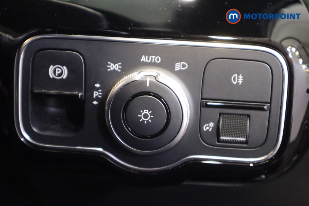 Mercedes-Benz A Class Amg Line Automatic Petrol Hatchback - Stock Number (1621121) - 16th supplementary image