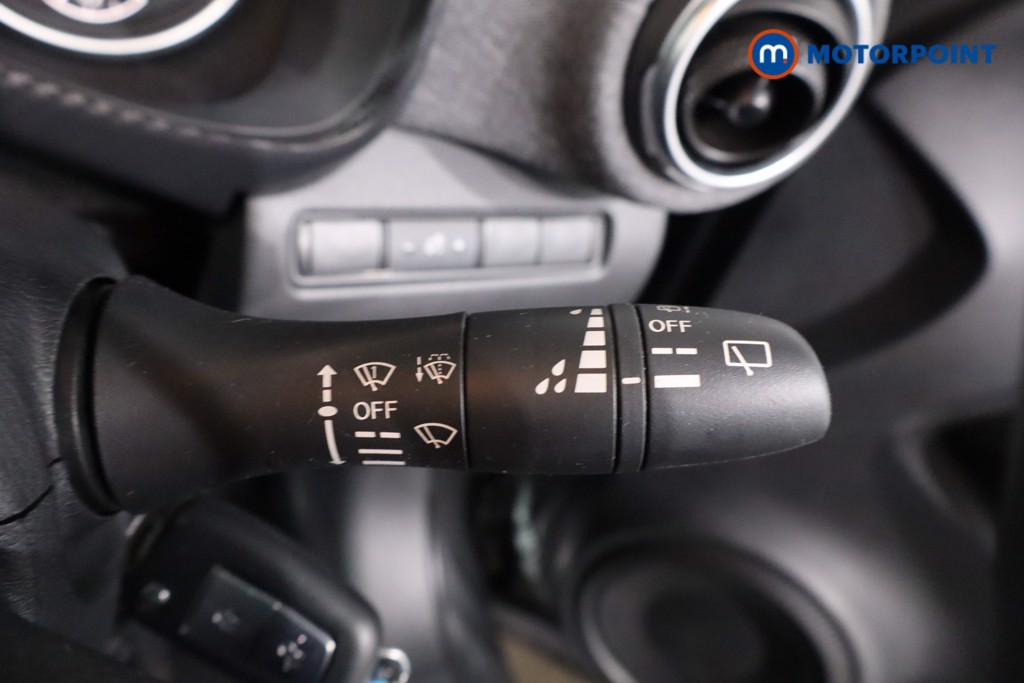 Nissan Juke Acenta Premium Manual Petrol SUV - Stock Number (1621194) - 15th supplementary image