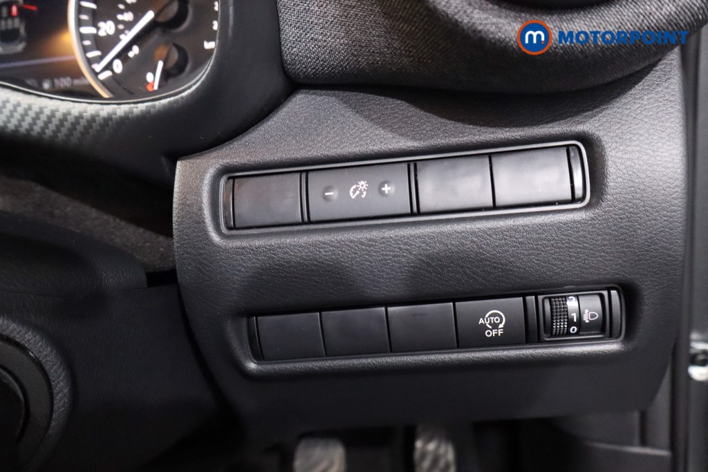 Nissan Juke Acenta Premium Manual Petrol SUV - Stock Number (1621194) - 17th supplementary image