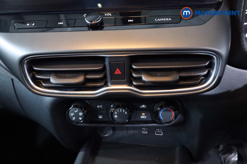 Nissan Juke Acenta Premium Manual Petrol SUV - Stock Number (1621194) - 21st supplementary image