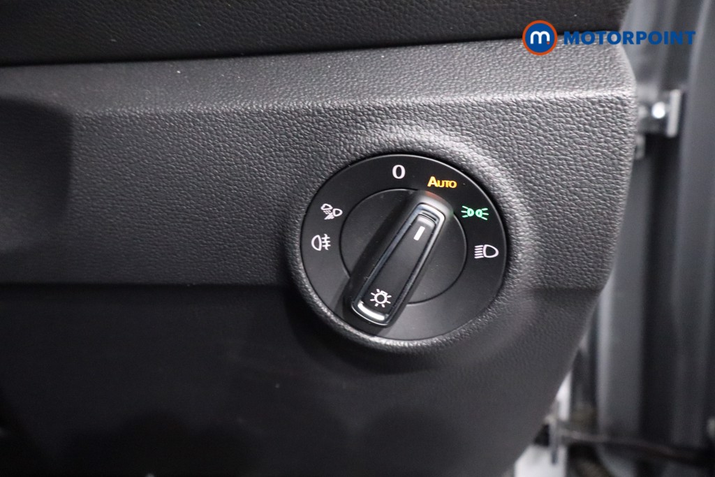 Volkswagen T-Roc Style Manual Petrol SUV - Stock Number (1621269) - 17th supplementary image