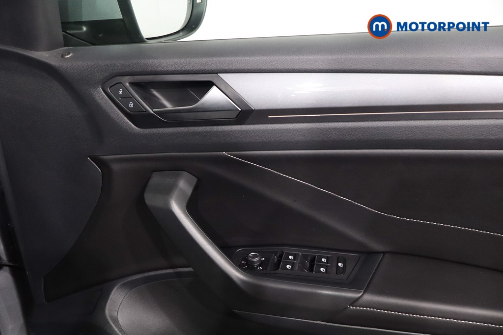 Volkswagen T-Roc Style Manual Petrol SUV - Stock Number (1621269) - 25th supplementary image