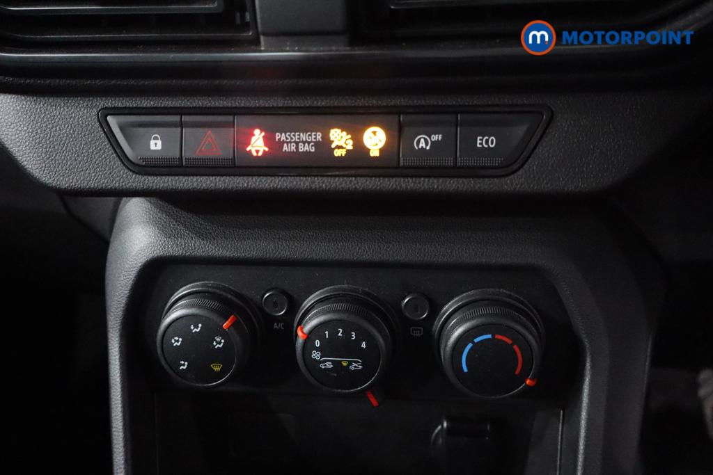 Dacia Sandero Comfort Manual Petrol Hatchback - Stock Number (1621401) - 14th supplementary image