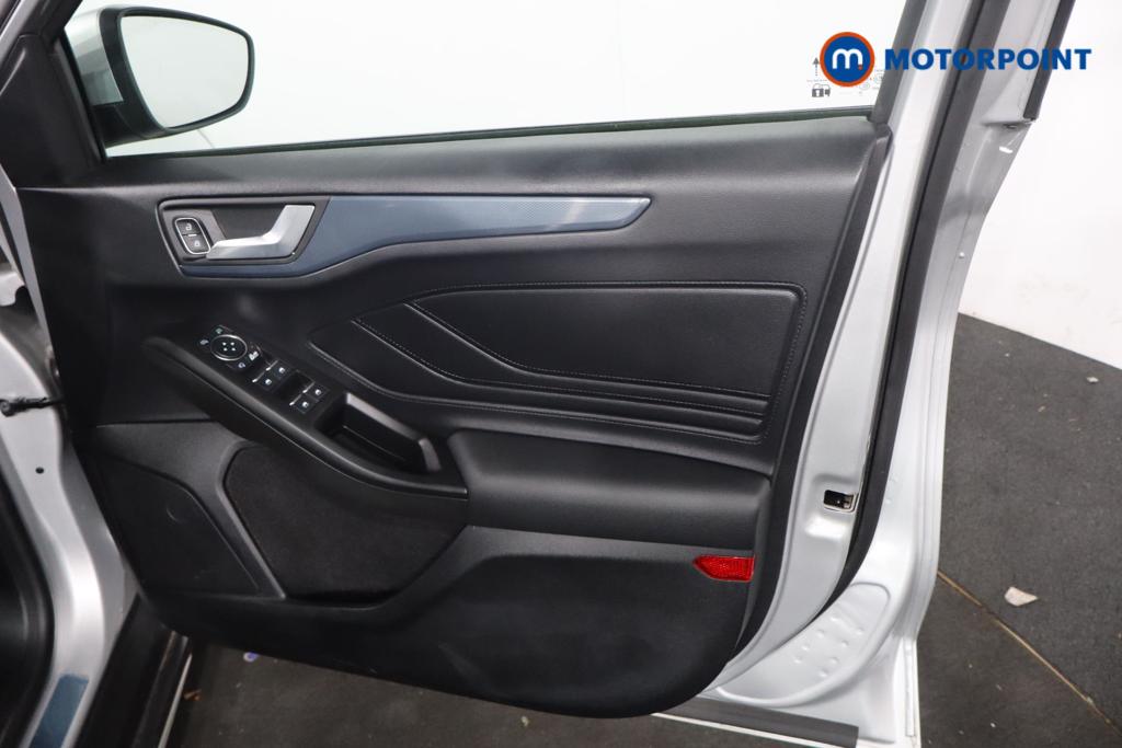 Ford Focus Active X Edition Manual Petrol Hatchback - Stock Number (1621436) - 9th supplementary image