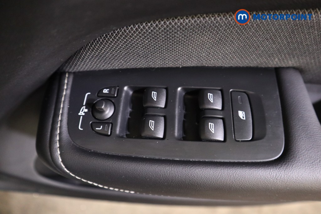 Volvo Xc60 R Design Automatic Diesel SUV - Stock Number (1621461) - 13th supplementary image