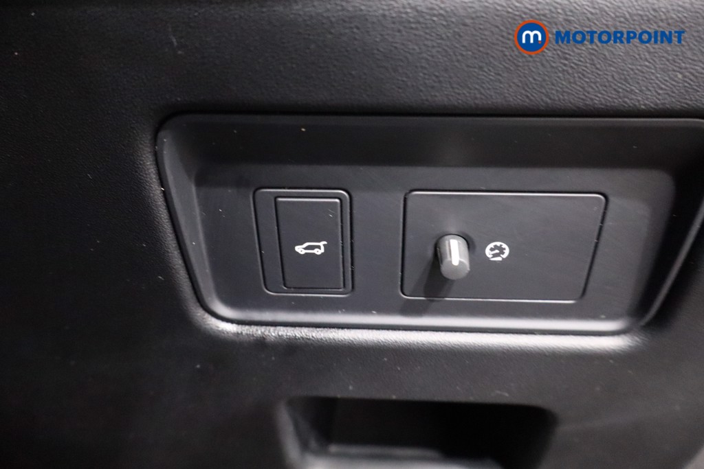 Land Rover Discovery R-Dynamic S Automatic Diesel SUV - Stock Number (1621496) - 17th supplementary image