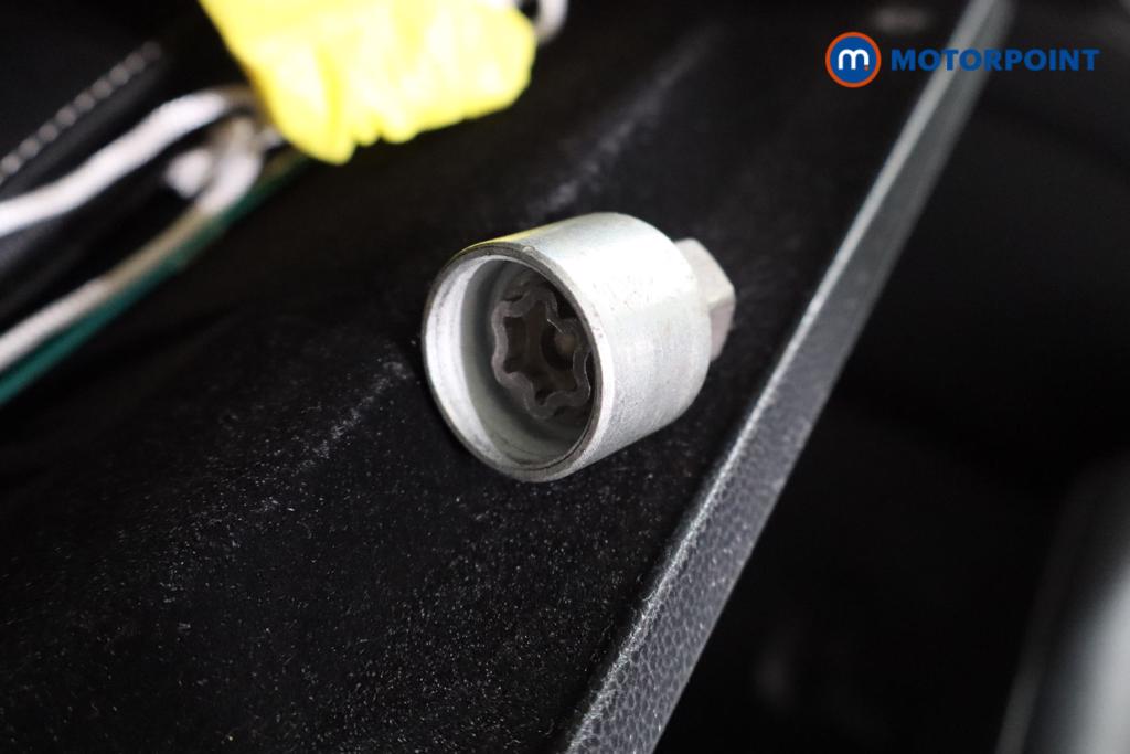 Volkswagen Arteon R-Line Automatic Petrol Hatchback - Stock Number (1622343) - 16th supplementary image