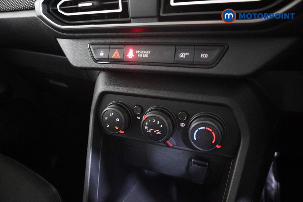Dacia Sandero Expression Manual Petrol Hatchback - Stock Number (1608375) - 10th supplementary image