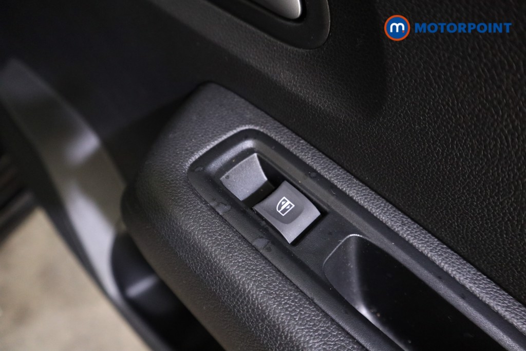 Dacia Sandero Expression Manual Petrol Hatchback - Stock Number (1608375) - 19th supplementary image