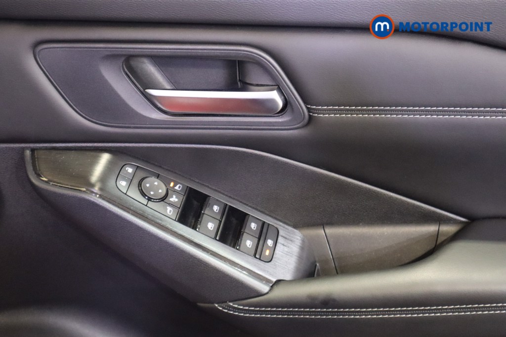 Nissan Qashqai Acenta Premium Manual Petrol SUV - Stock Number (1611122) - 14th supplementary image