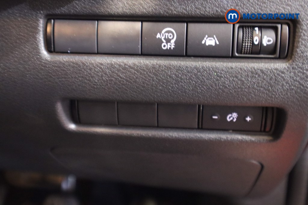 Nissan Qashqai Acenta Premium Manual Petrol SUV - Stock Number (1611122) - 16th supplementary image