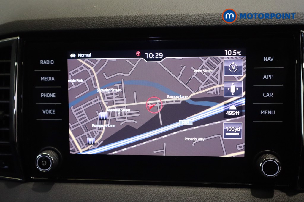 Skoda Karoq Sport Line Manual Petrol SUV - Stock Number (1611561) - 2nd supplementary image