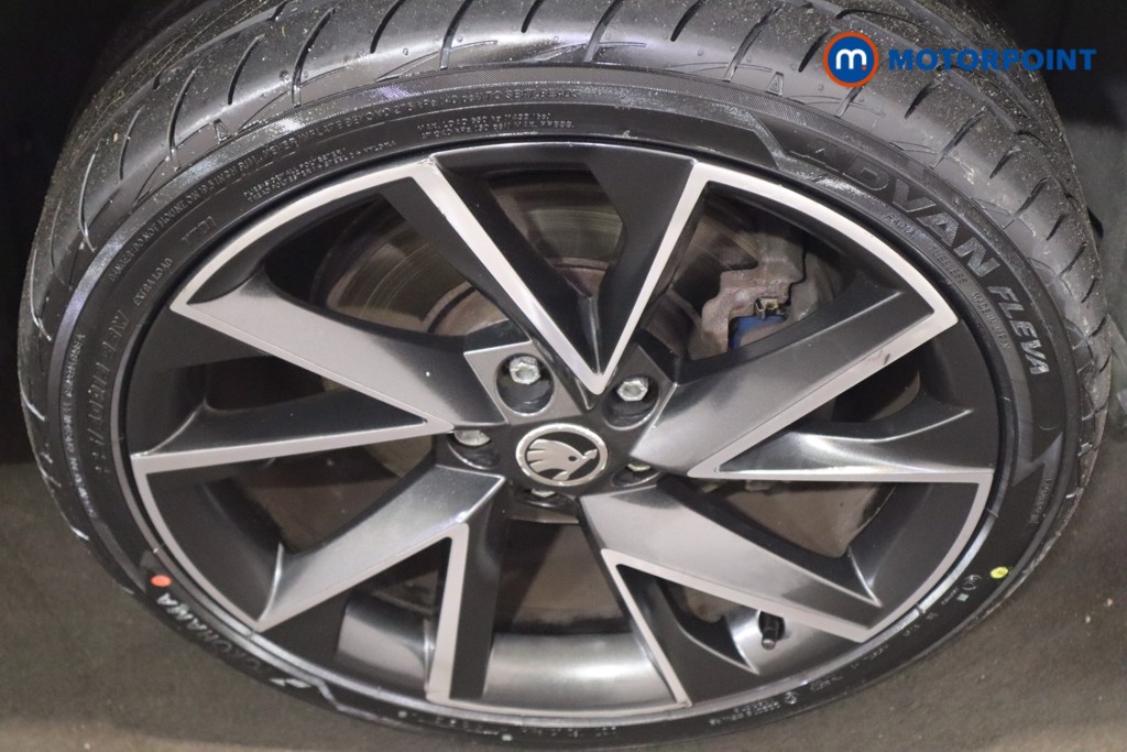 Skoda Karoq Sport Line Manual Petrol SUV - Stock Number (1611561) - 11th supplementary image