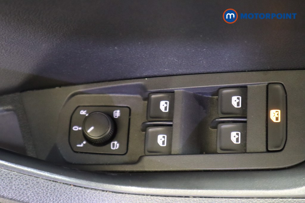 Skoda Karoq Sport Line Manual Petrol SUV - Stock Number (1611561) - 15th supplementary image