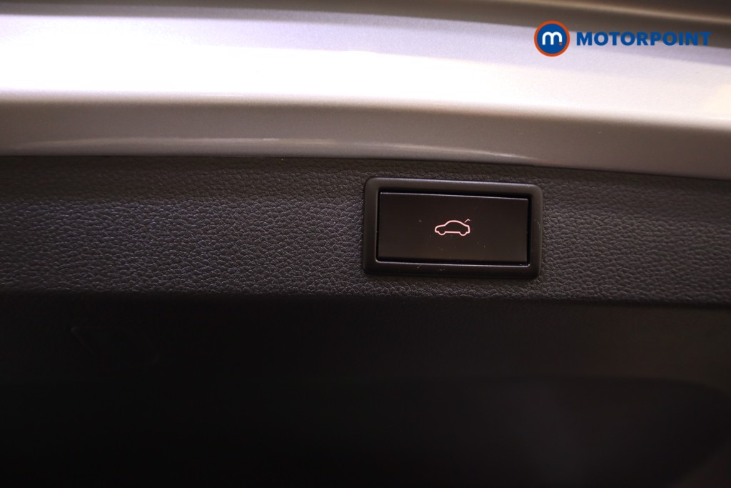 Skoda Karoq Sport Line Manual Petrol SUV - Stock Number (1611561) - 30th supplementary image