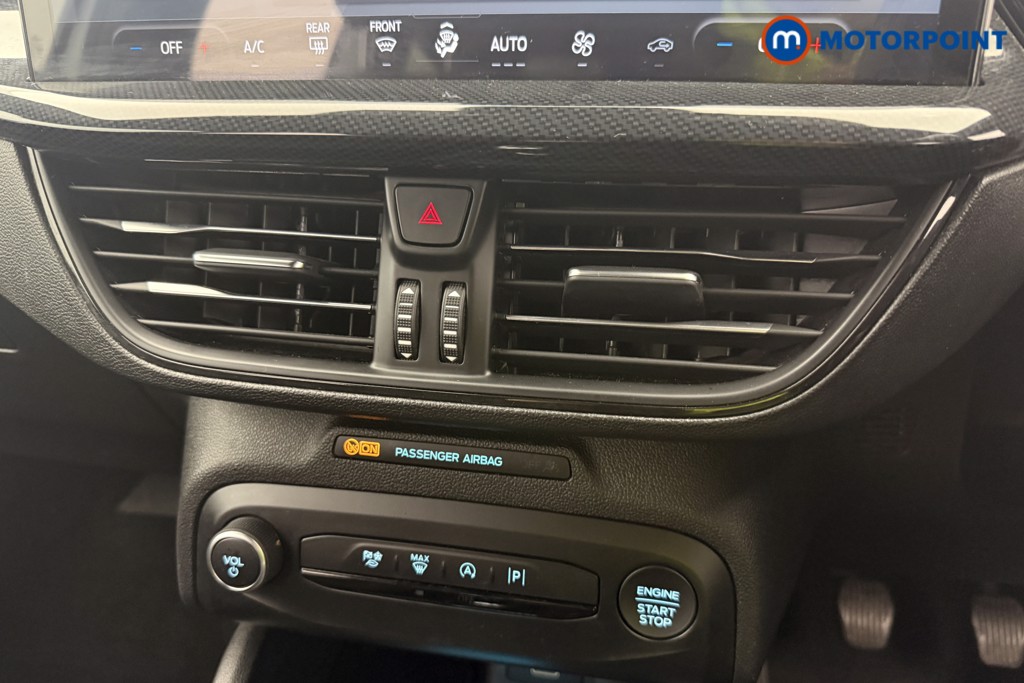 Ford Focus St-Line Manual Petrol Estate - Stock Number (1611833) - 4th supplementary image