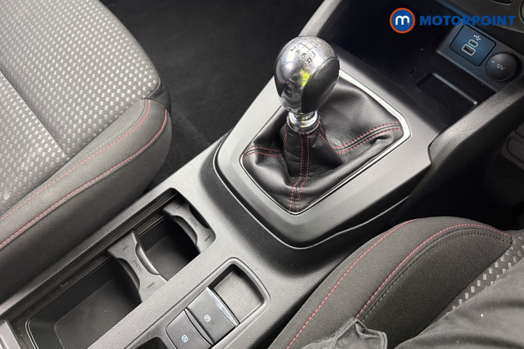 Ford Focus St-Line Manual Petrol Estate - Stock Number (1611833) - 5th supplementary image