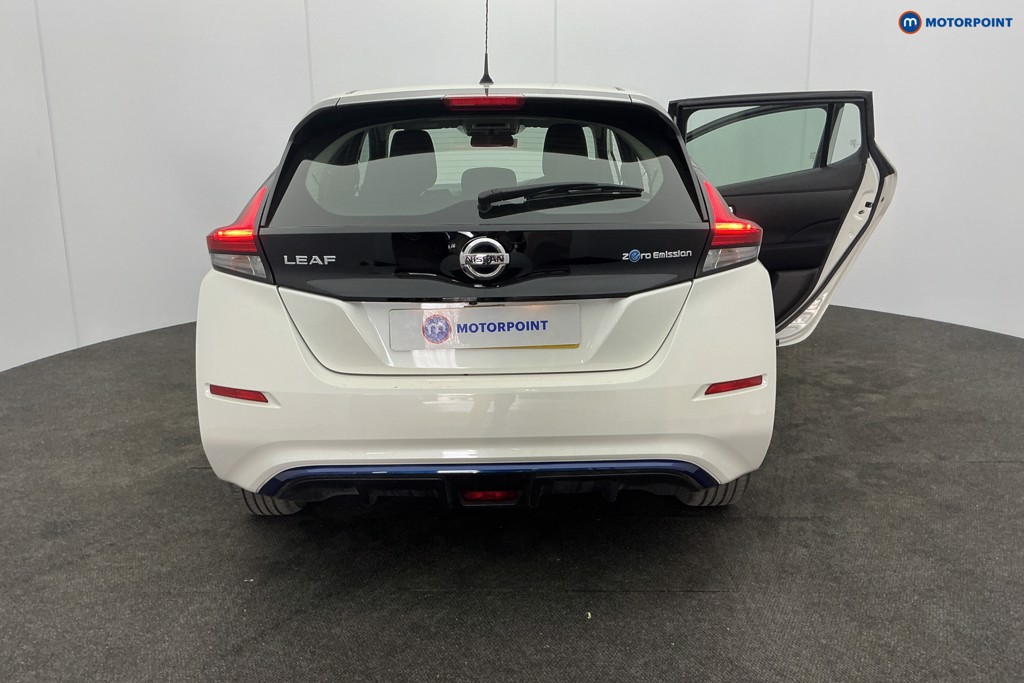 Nissan Leaf Acenta Automatic Electric Hatchback - Stock Number (1612371) - 4th supplementary image