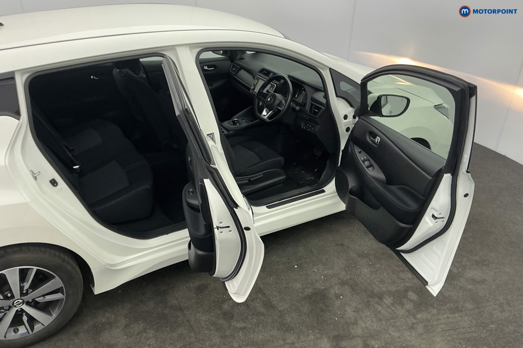 Nissan Leaf Acenta Automatic Electric Hatchback - Stock Number (1612371) - 5th supplementary image