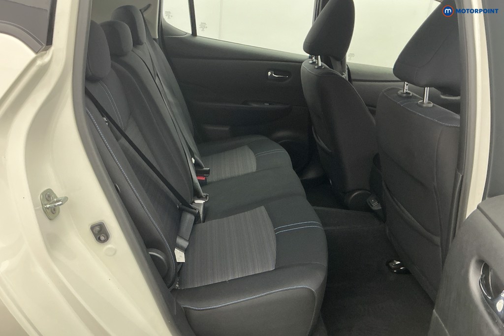 Nissan Leaf Acenta Automatic Electric Hatchback - Stock Number (1612371) - 6th supplementary image