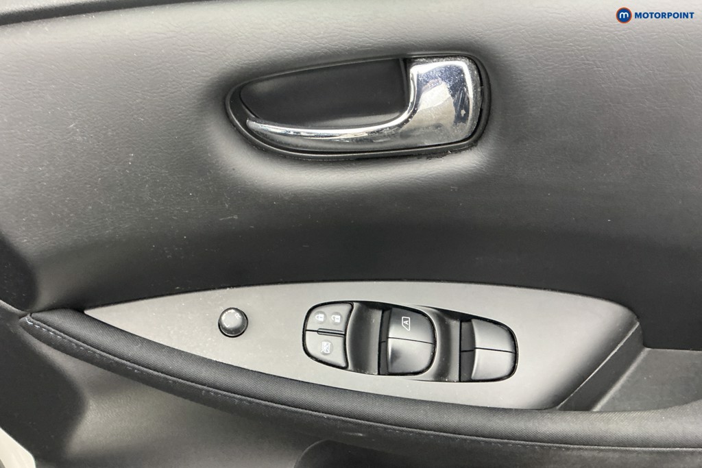 Nissan Leaf Acenta Automatic Electric Hatchback - Stock Number (1612371) - 27th supplementary image
