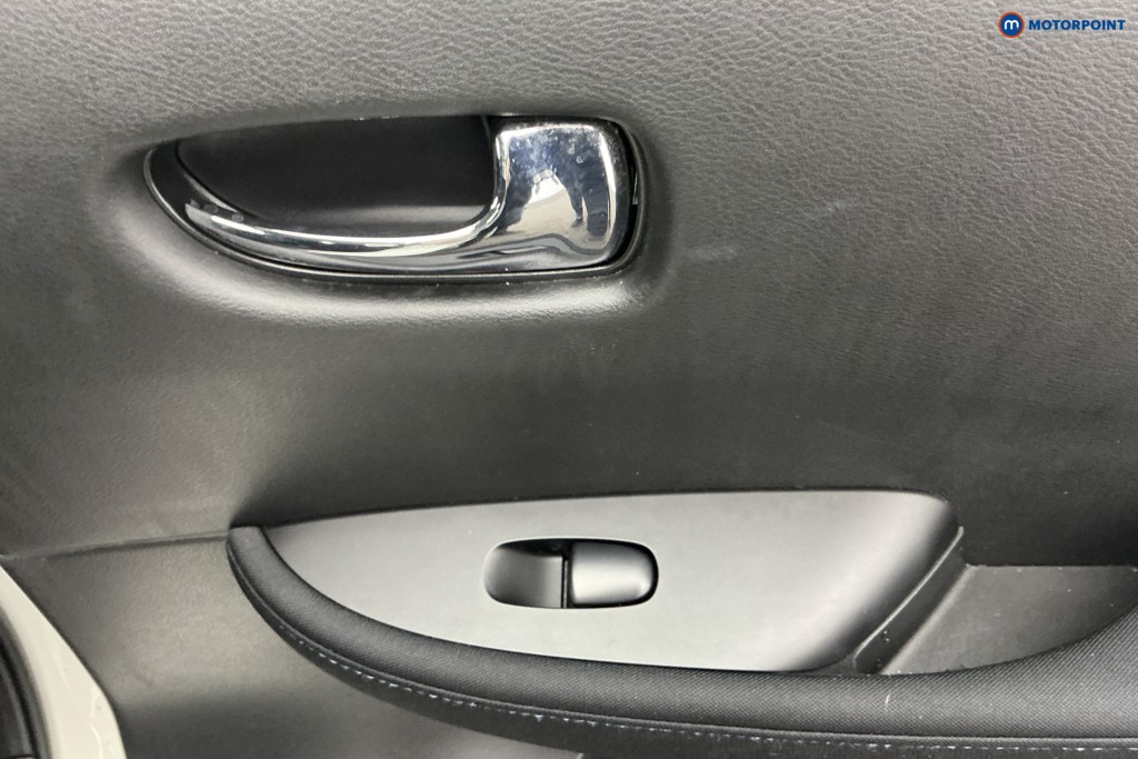 Nissan Leaf Acenta Automatic Electric Hatchback - Stock Number (1612371) - 29th supplementary image