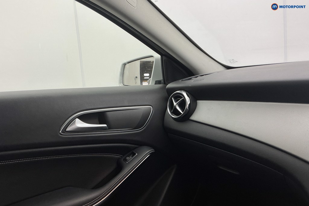 Mercedes-Benz GLA Sport Automatic Diesel SUV - Stock Number (1612509) - 23rd supplementary image