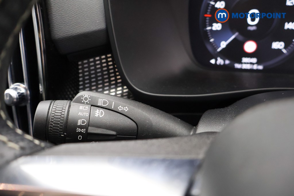 Volvo Xc40 R Design Manual Petrol SUV - Stock Number (1615498) - 5th supplementary image