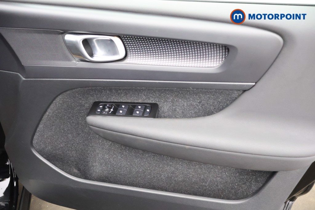 Volvo Xc40 R Design Manual Petrol SUV - Stock Number (1615498) - 11th supplementary image