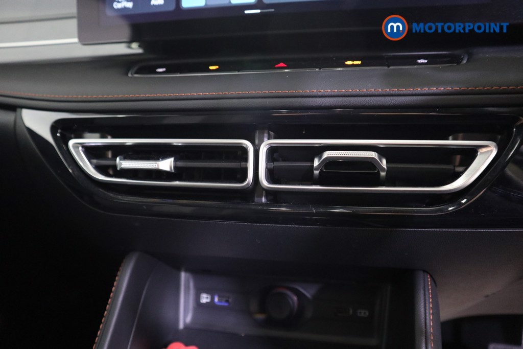 Mg Motor Uk HS SE Automatic Petrol-Electric Hybrid SUV - Stock Number (1616046) - 8th supplementary image