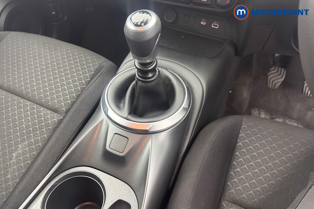 Nissan Juke Acenta Premium Manual Petrol SUV - Stock Number (1616743) - 4th supplementary image