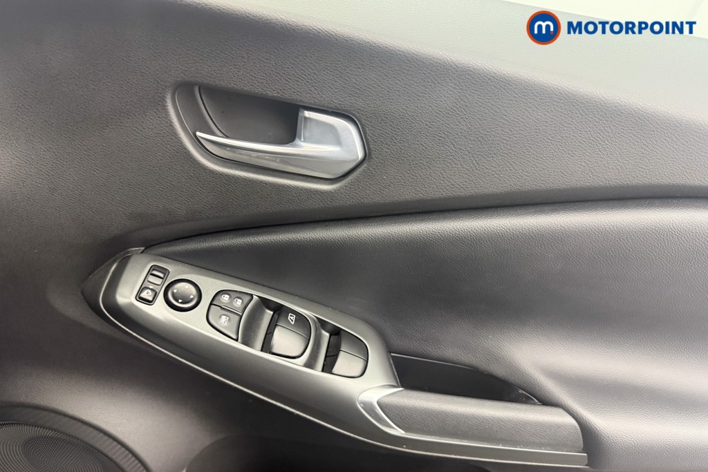 Nissan Juke Acenta Premium Manual Petrol SUV - Stock Number (1616743) - 8th supplementary image